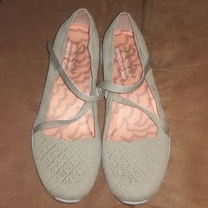NWOT Skechers Mary Jane's